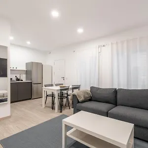 https://likehomeapartments-deluxe-complex-center.1costadelsol.com